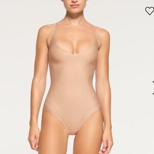 NEW Skims Plunge Bodysuit Medium Clay